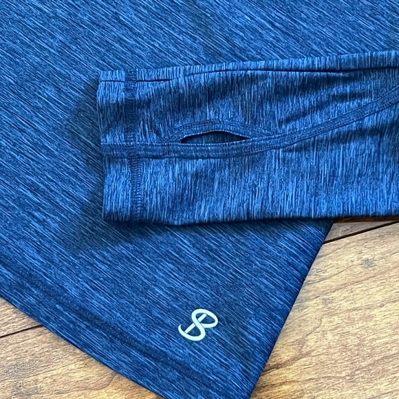 Sofibella Long Sleeve Tennis Top - Picture 4 of 7